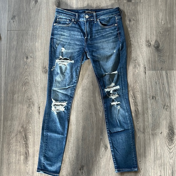 Abercrombie and Fitch Jean - Picture 1 of 5